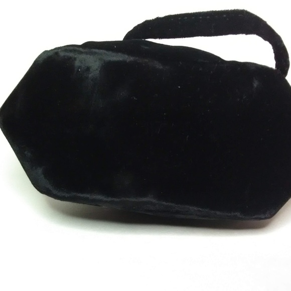 Late 1930's Authentic Vintage Black Velvet Purse - Picture 5 of 6